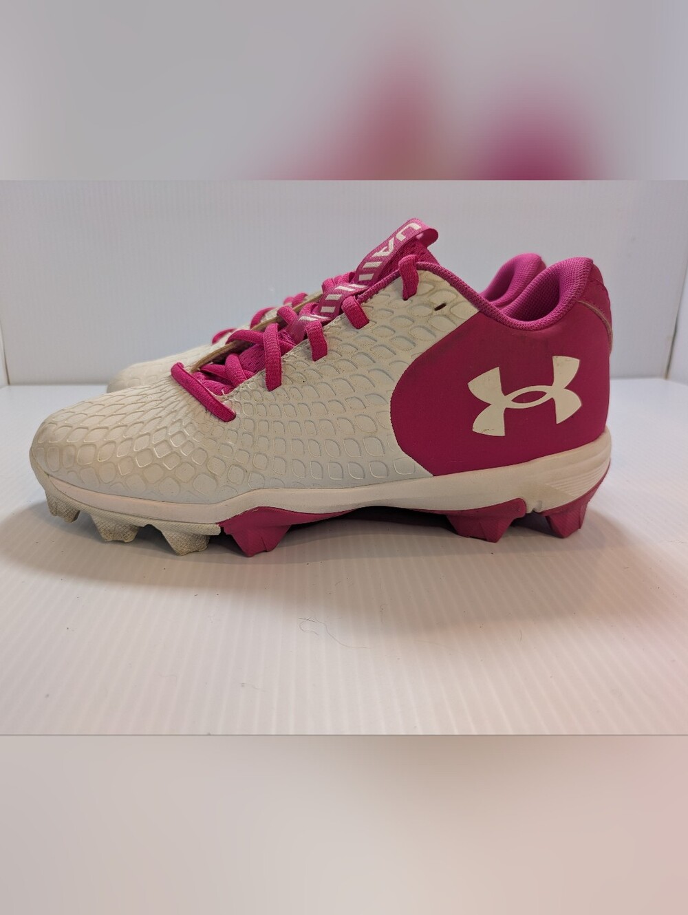 Under Armour Girls Softball Cleats Pink White Youth Size 5Y